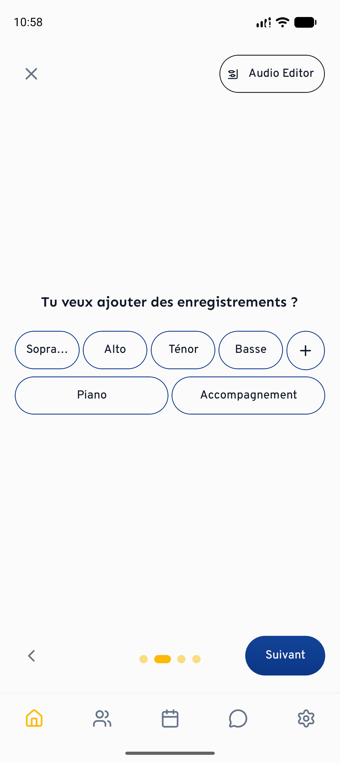 Sur mobile, choisissez les voix, ou entrez directement dans l'Editeur audio pour enregistrer.